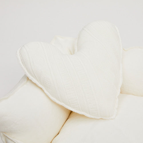 irish linen boom bed with heart pillow - white