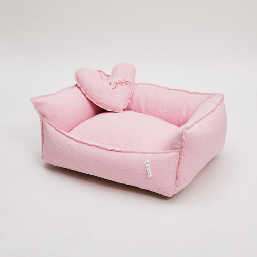 irish linen boom bed with heart pillow - pink