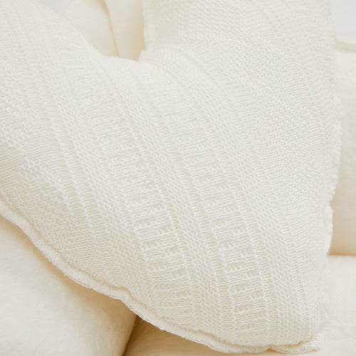 irish linen boom bed with heart pillow - white